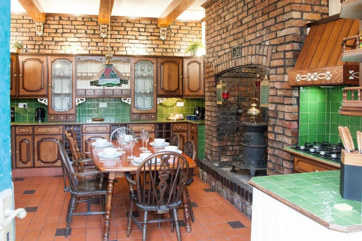 Victorian Elegance At Kingscliffe, Sleeps 17 Villa Manchester Exterior photo